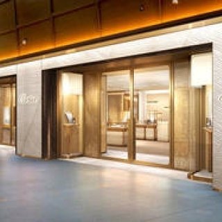 新ブティック 六本木ヒルズ店に期間限定ギャラリー「TANK 100」がオープン｜CARTIER　ギャラリー