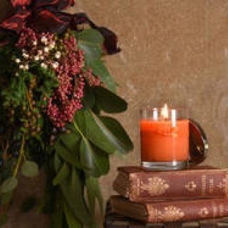 キャンドルと「ル・ベスベ」のスワッグがセットになったコフレ｜RIGAUD ギャラリー