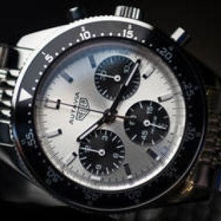 ジャック・ホイヤー氏85歳の誕生日を祝う「オウタヴィア」限定モデル｜TAG HEUER ギャラリー