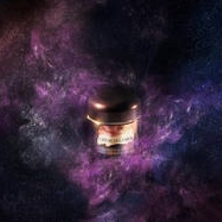 夜空に輝く星がデザインされた限定パッケージのクレームドゥ･ラ･メール｜De La Mer ギャラリー