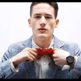 2018年最注目の次世代クオーツウォッチ「コンクエスト V.H.P.」の着こなし方｜LONGINES ギャラリー