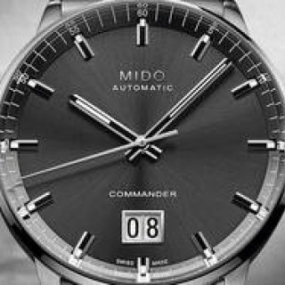 ブランド創立100周年を記念する「コマンダー ビッグデイト」 ギャラリー｜MIDO