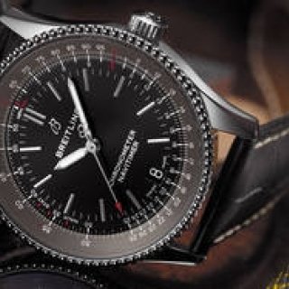 ユニセックスアイテムとして楽しむ！　やや小振りなノン・クロノ・ナビタイマー｜BREITLING ギャラリー