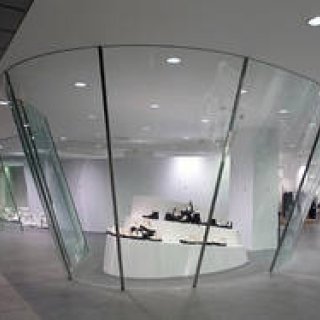 青山本店にて、Cartier Vintage TANK Watchの特別展を開催｜COMME des GARÇONS ギャラリー