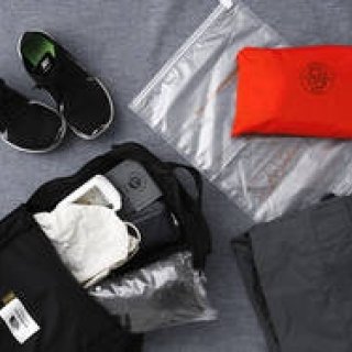 出張や旅行、自宅の収納に最適。折り曲げるだけで真空になる圧縮袋｜HIGHTIDE ギャラリー