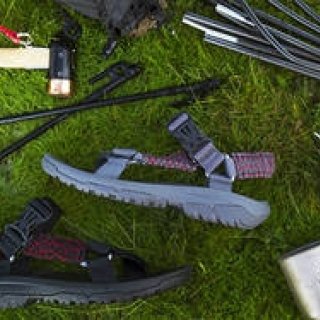 アーバンアウトドアからインスパイア。スノーピークとテバがつくった限定スポサン｜Snow Peak × Teva  ギャラリー