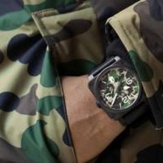 A BATHING APE®×Bell & Ross限定コラボウオッチ｜A BATHING APE®　ギャラリー