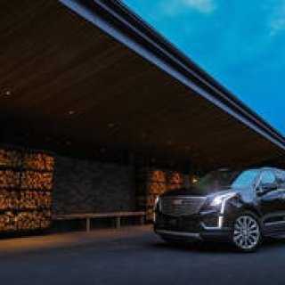 XT5クロスオーバー日本上陸1周年を祝う特別仕様車｜Cadillac ギャラリー