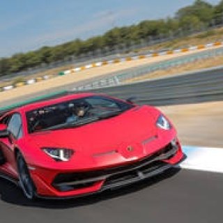 アヴェンタドール SVJの進化をサーキットで試す｜Lamborghini ギャラリー