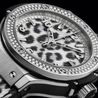 レオパード柄×ダイヤモンドの「ビッグ・バン スノーレオパード ダイヤモンド」｜HUBLOT　ギャラリー