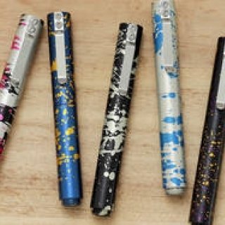 陽極酸化処理による色付けで、唯一無二のカラーリングのペンに｜SCHONDSGN