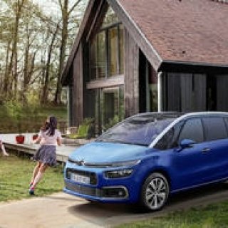 シトロエン「C4ピカソ」が「C4スペースツアラー」へと名称を変更｜Citroen ギャラリー