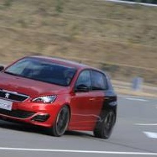 プジョー308 GTi by PEUGEOT SPORTを試す｜Peugeot
