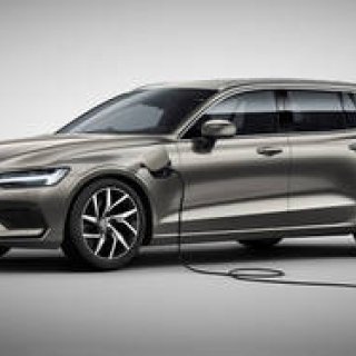 ボルボV60 PHEVモデルにベースグレードを追加｜Volvo