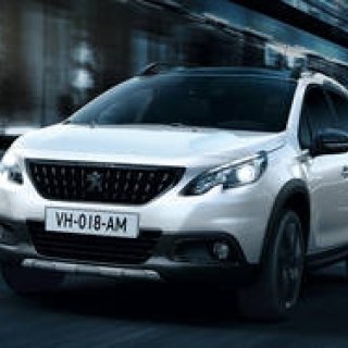 ブラックで精悍さを強調するプジョー2008の特別モデル｜Peugeot