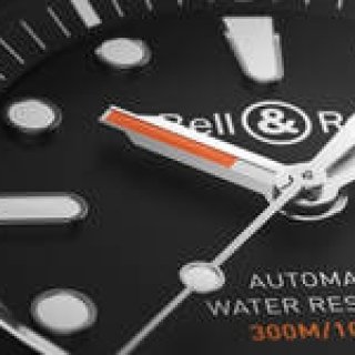 ベル&ロス自社開発のブラックハイテクセラミック製ダイバーズウオッチ|Bell & Ross