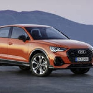 クーペシルエットの新型コンパクトSUV アウディ「Q3スポーツバック」デビュー｜Audi