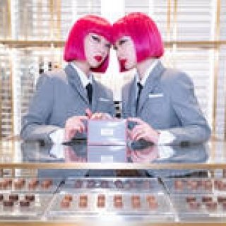 トム ブラウンが世界初のチョコレートストアをオープン｜THOM BROWNE