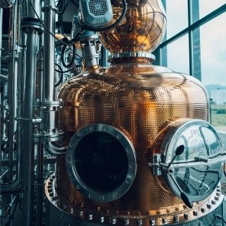 京都府亀岡市に誕生した新蒸溜所が明かす、世界が「季の美」を選ぶ理由