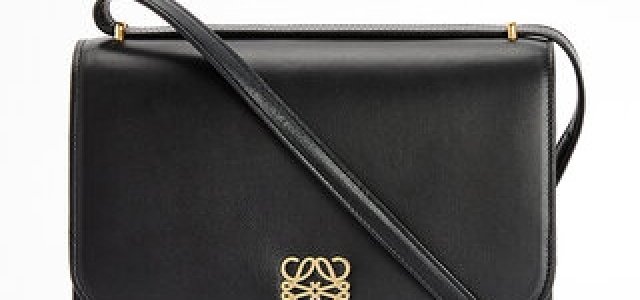 ロエベ、ウィリアム・ド・モーガンにインスパイアされたコレクション