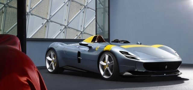 フェラーリ限定モデル「モンツァSP1」と「モンツァSP2」を世界初披露