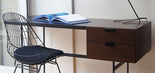 ピエール・ポランによる無駄を排除したデスク。数量限定で復活生産