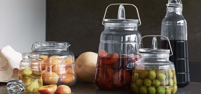 名作として知られる実用的なガラス瓶「スカーラ」が現代版に