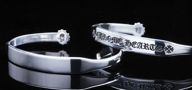 CHROME HEARTS｜名前やメッセージを刻印できる新作フラットバングル
