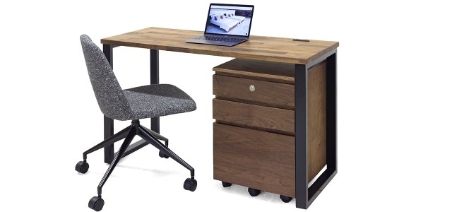 風合いのあるウォールナットを使ったリモートワークデスク｜MASTERWAL