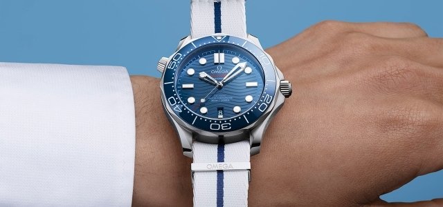 オメガ NATOストラップ ブルー＆ホワイト 19-20㍉ 新品 腕時計を着替える愉しみ】オメガ「NATOストラップ」の新作がすごい