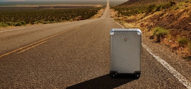 共に未知なる世界へ。ハンティング・ワールドから、ハードシェル