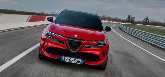 イタリアンデザインを惜しみなく注いだコンパクトSUVが日本上陸