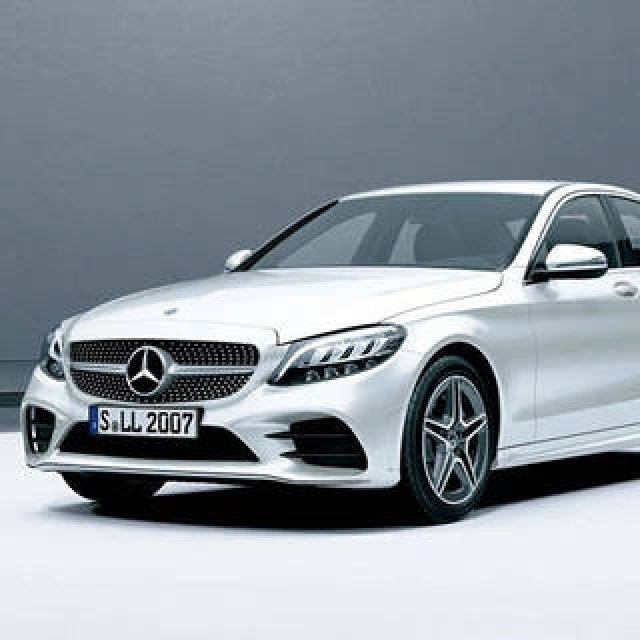 メルセデス「Cクラス セダン」にPHEVモデルを投入｜Mercedes-Benz