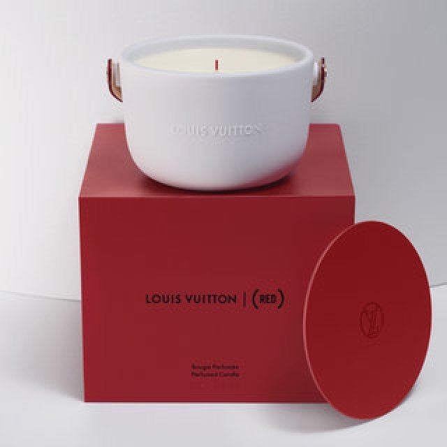 エイズ撲滅運動をサポートするルイ・ヴィトンのパフュームド キャンドル 「LOUIS VUITTON I (RED) 」|LOUIS VUITTON