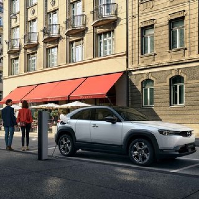 マツダ初となる量産EV「MX-30」が東京モーターショー2019でワールドプレミア｜Mazda