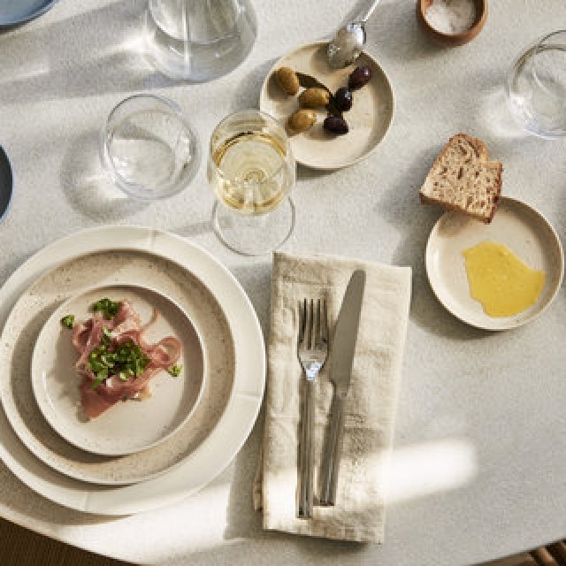 近藤麻理恵氏の哲学からインスピレーションを受け、テーブルウェアに反映｜ROSENDAHL COPENHAGEN