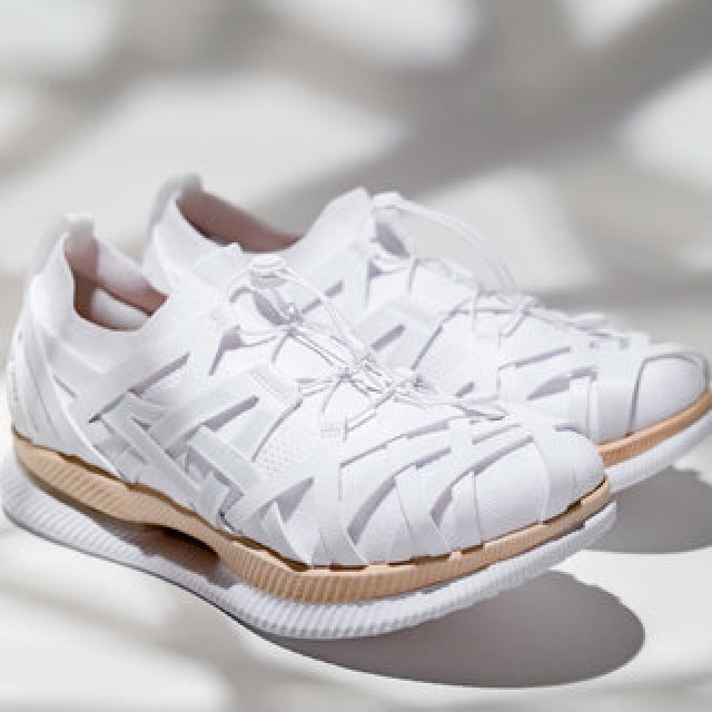 建築家・隈研吾氏との新たなチャレンジ。珠玉の一足が完成｜ASICS