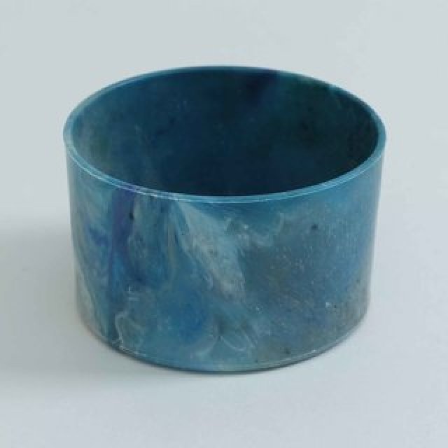 オーストラリアの海岸に流れ着いた海洋プラスチックを100％利用したカップ｜supercyclers