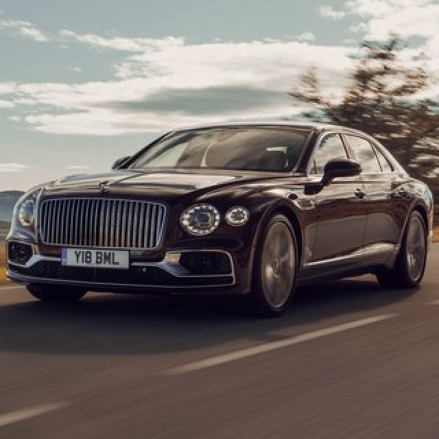 世界でも特別な一台──新型ベントレー フライングスパーに試乗｜Bentley