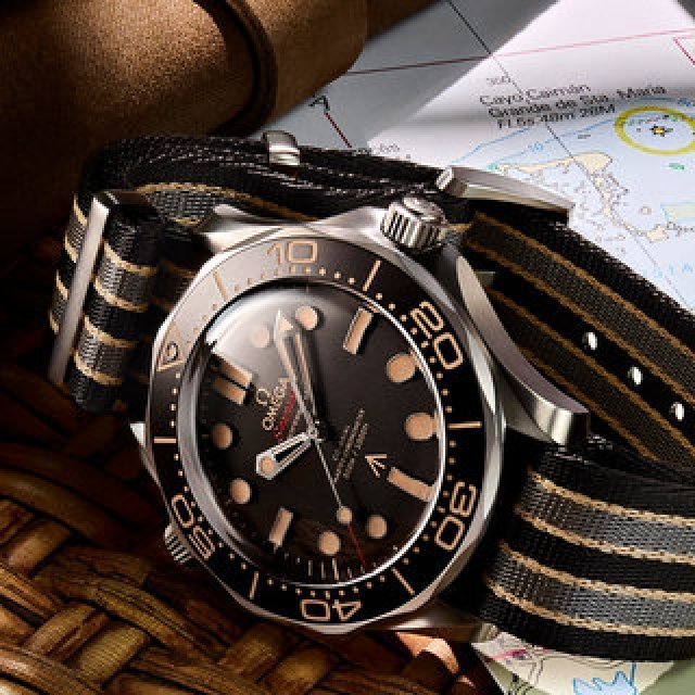 オメガが『007』新作映画仕様の「シーマスター ダイバー300M」発表｜OMEGA