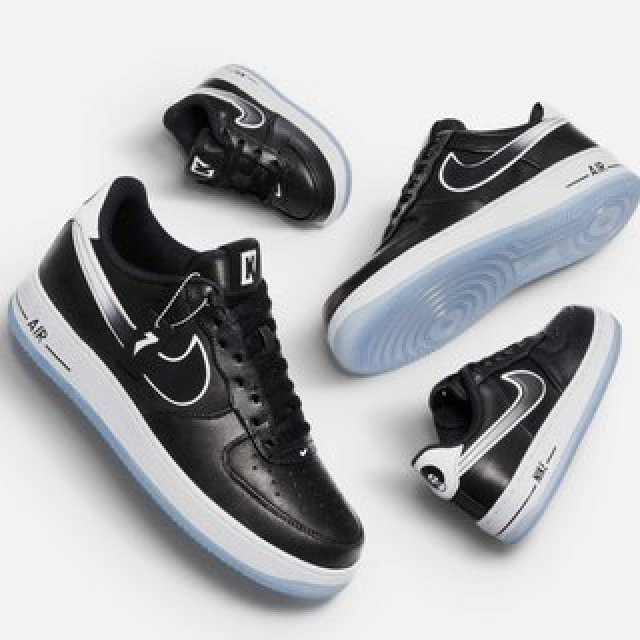 コリン・キャパニックとコラボレーションしたナイキ エア フォース 1｜NIKE