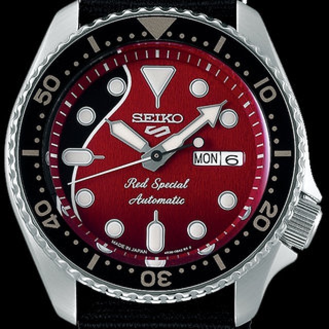 “QUEEN”ブライアン・メイ氏とセイコー 5スポーツのコラボレーション限定モデル｜SEIKO