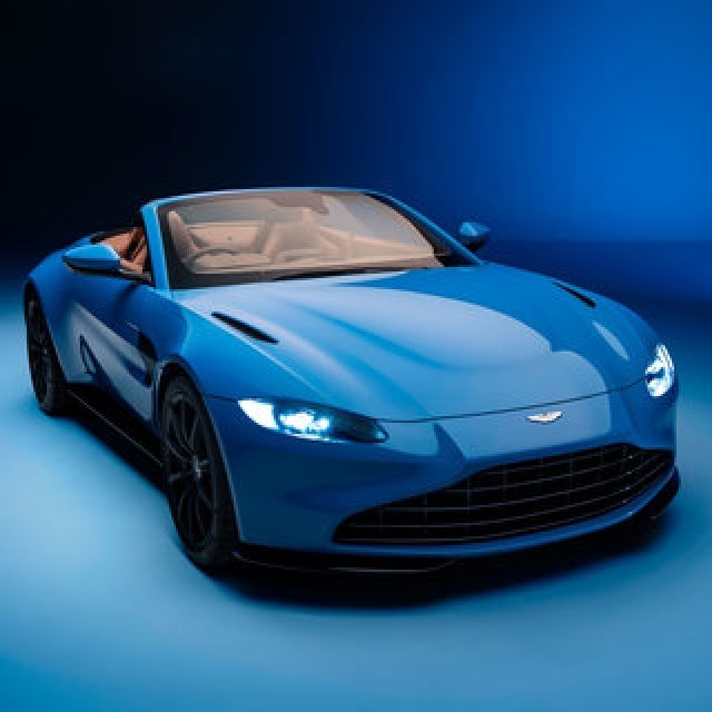 アストンマーティン ヴァンテージに待望の「ロードスター」誕生｜Aston Martin
