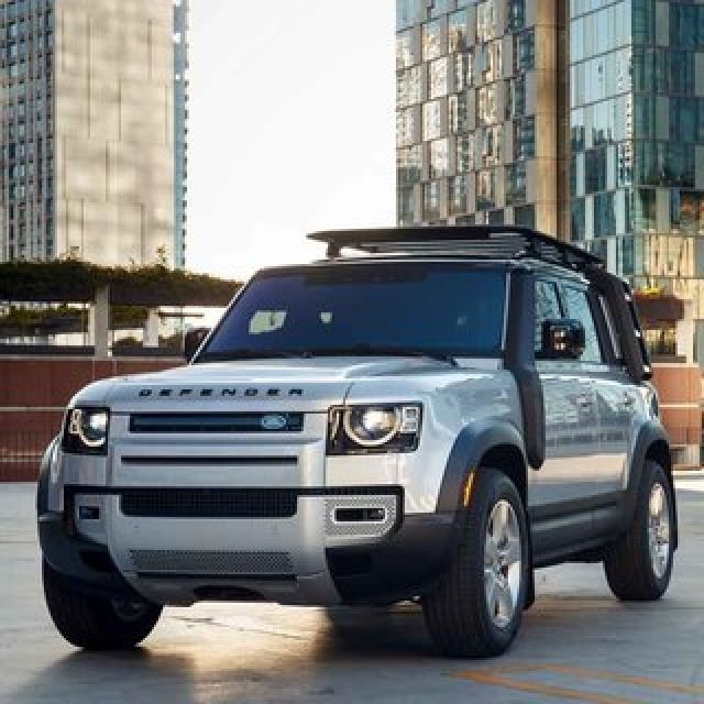 71年ぶりに生まれ変わった新型ランドローバー ディフェンダー、受注スタート｜Land Rover
