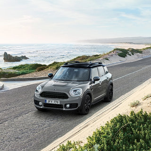 サーファーのライフスタイルをイメージした限定車MINIクロスオーバー「コーンウォールエディション」登場|MINI
