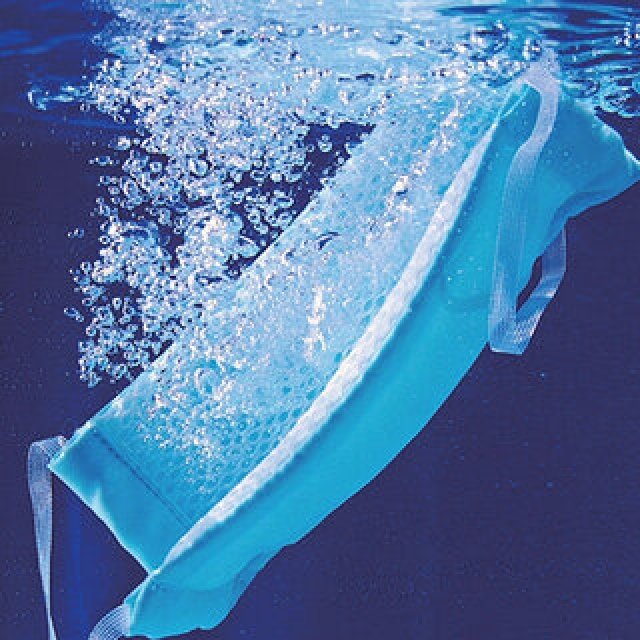 熱中症対策にも！　気化冷却効果で涼感をもたらす「ウォーターマスク」発売｜OSHIN