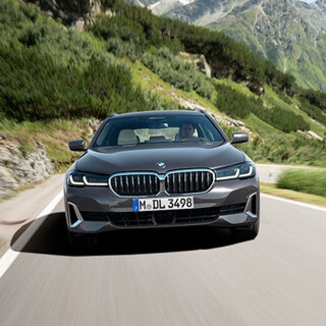 BMWがマイナーチェンジした新型5シリーズを発表｜BMW