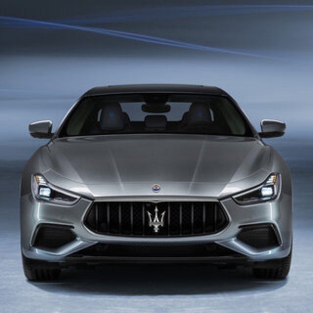 マセラティ、同社初のハイブリッドモデル「ギブリ ハイブリッド」を発表| Maserati