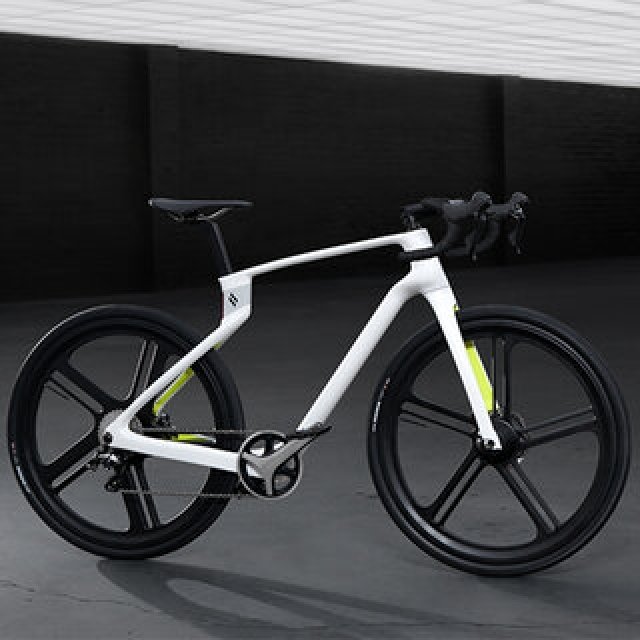 最新の3Dプリントで、夢のカーボン自転車を安価にイージーオーダー！