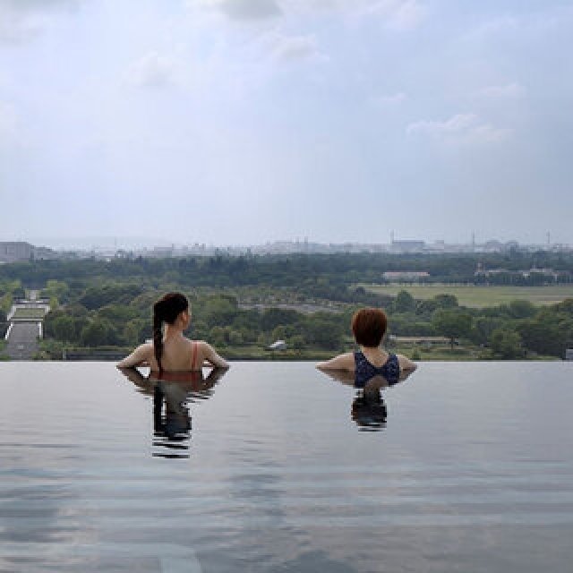 都心から約30分。最上階のインフィニティプールを日帰りで楽しむ｜SORANO HOTEL